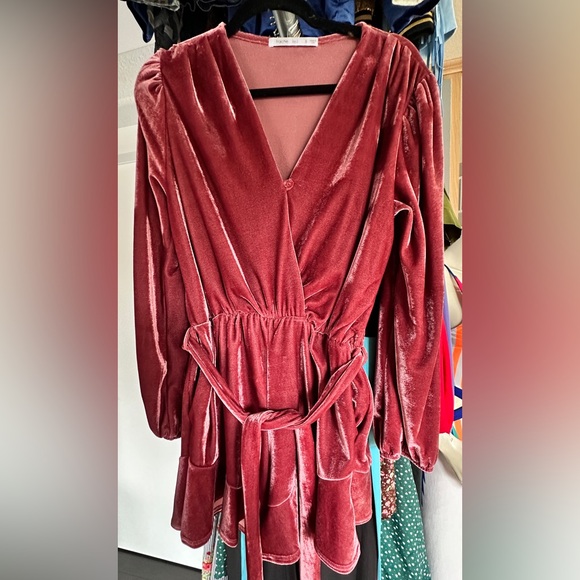 Fraiche By J Womens Velvet Jumpsuit in Rich Mauve - Picture 3 of 4